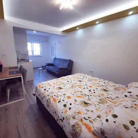 Cozy Apartment Close To Dubrovnik Неум Екстериор снимка